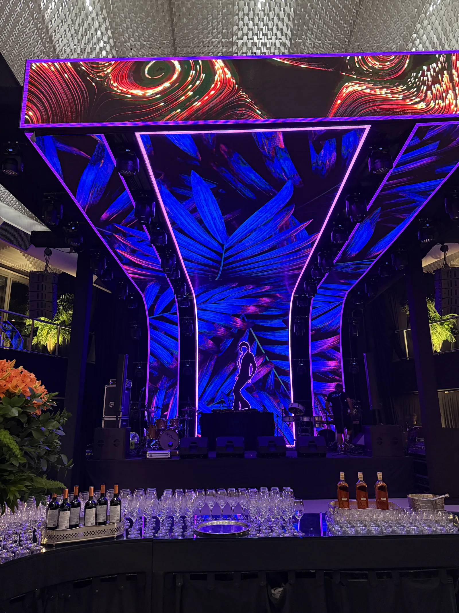 Ambientação de LED em evento corporativo no Cine Theatro Brasil